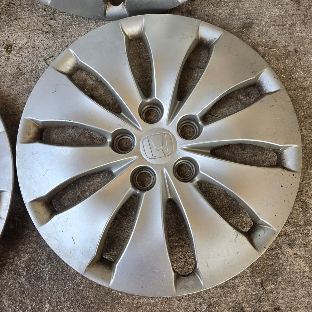 Honda Hubcaps 16 Inch Wheel Covers 44733-TA5-A00 Set of 4 Silver Good OEM - Picture 6 of 13